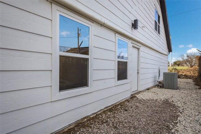 Building Photo - 15603 TX-29