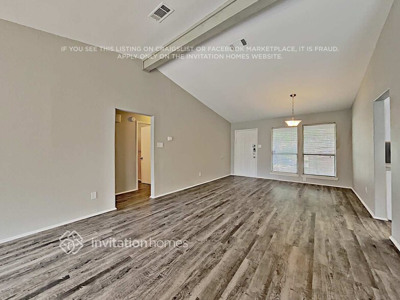 Building Photo - 200 Kalmia Dr