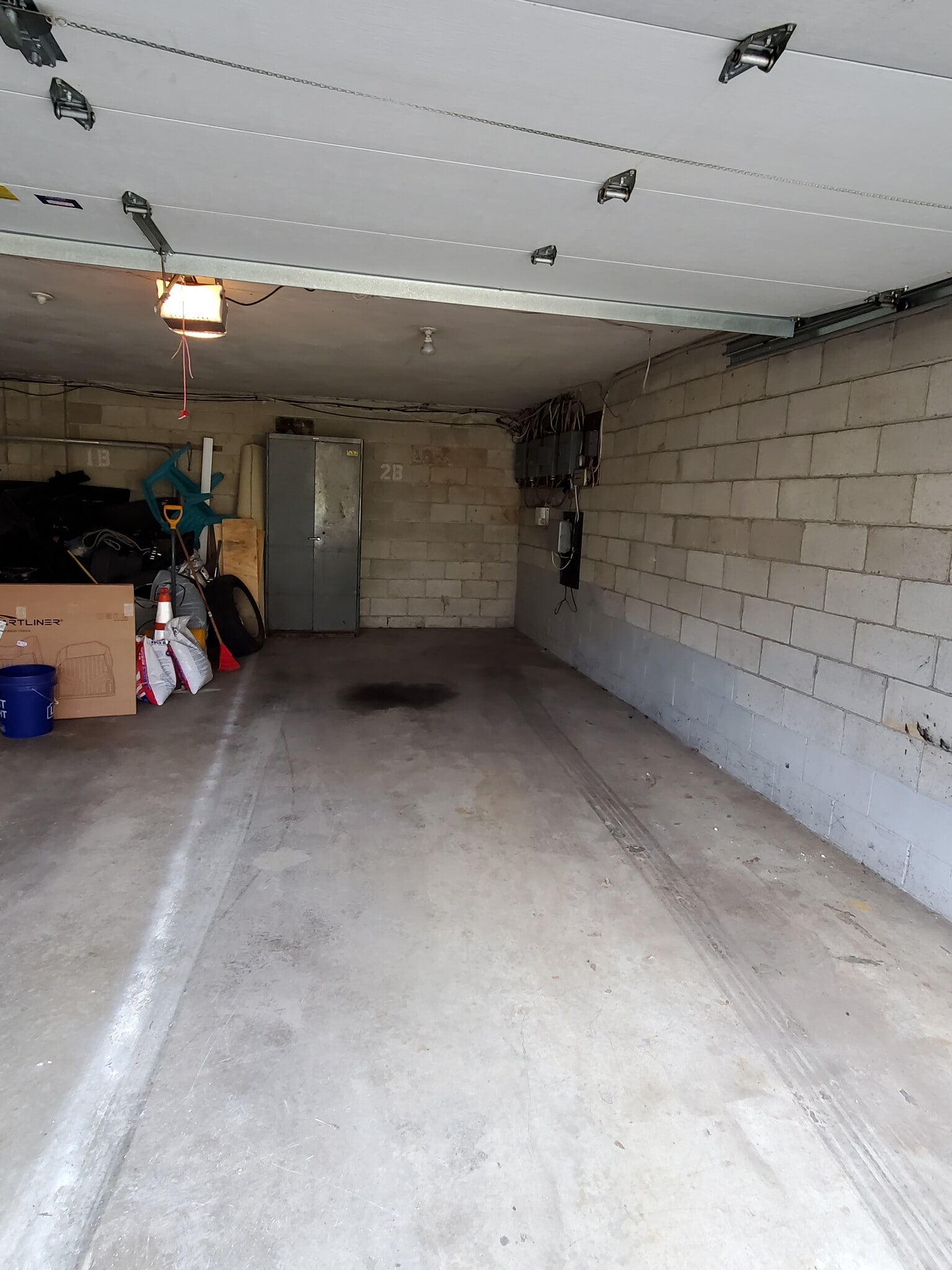 Shared Garage Space - 717 Willow St
