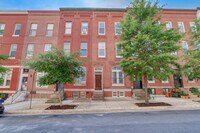 Building Photo - Bright 1BR 1BA Renovated Apartment