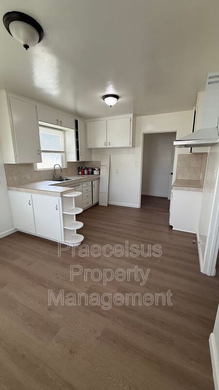 Building Photo - 270 Whitney St