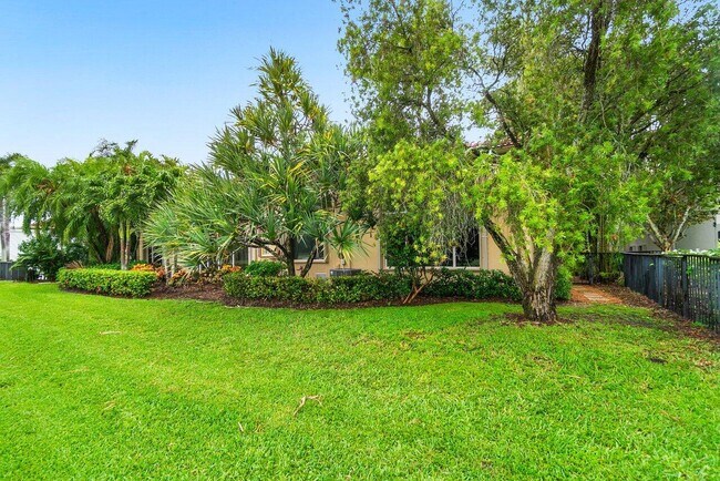 Building Photo - 128 Grand Palm Way