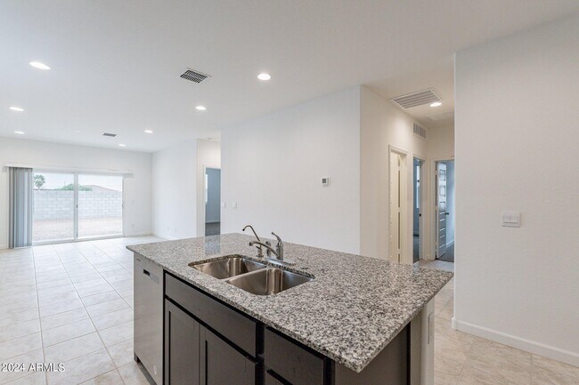 Building Photo - 5447 Azara Dr