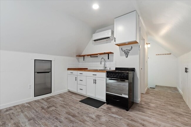 Building Photo - 1155 N Ballantyne Ln