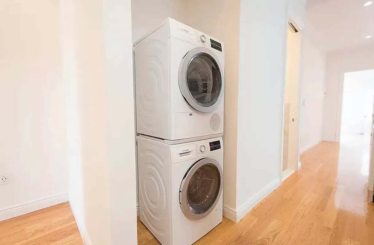 Building Photo - 319 Lincoln Pl