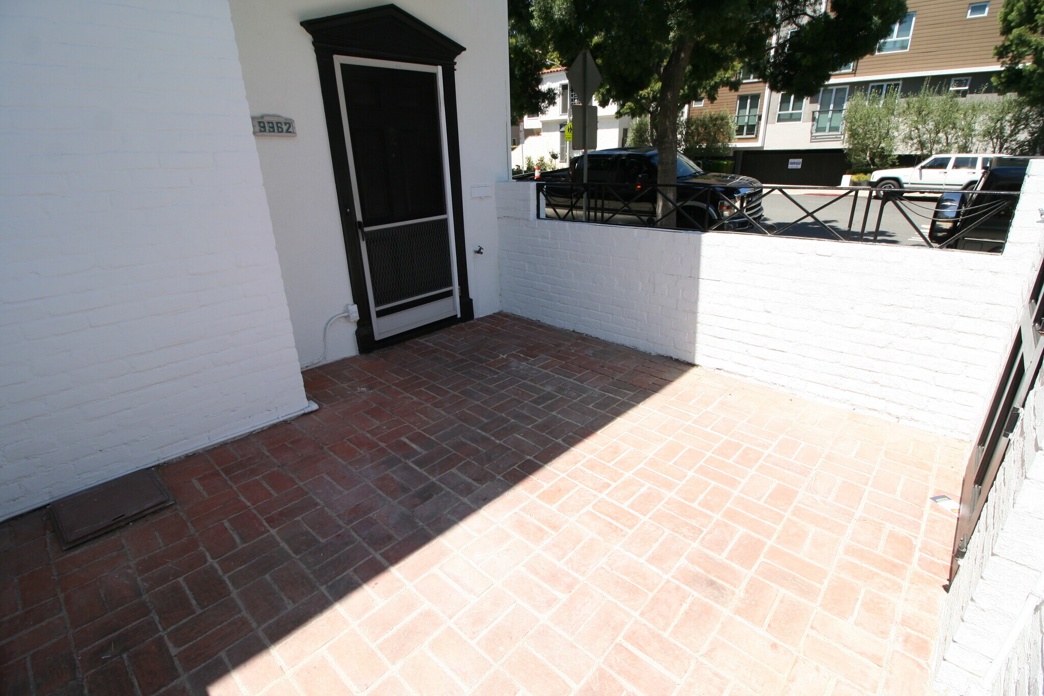 Building Photo - 9962 Durant Dr