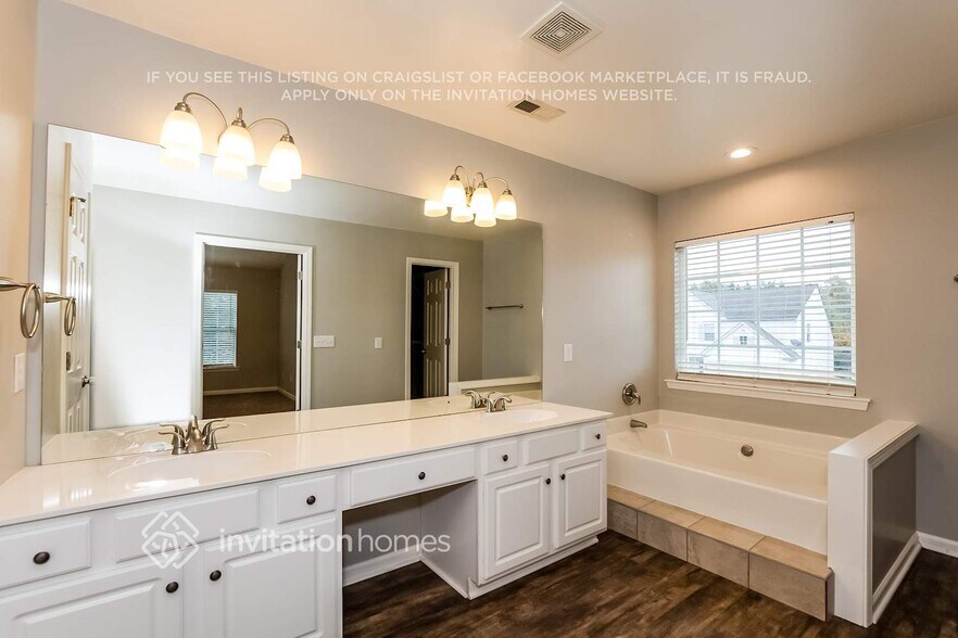 Building Photo - 13305 Norseman Ln