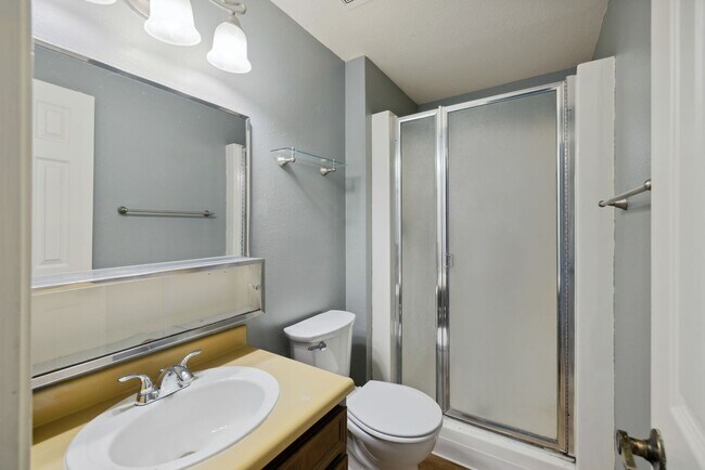 Building Photo - 3 Bedroom home near Boise River and Green ...