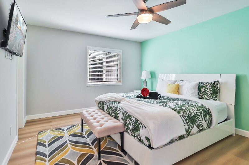 Building Photo - 8520 Jumilla Ave