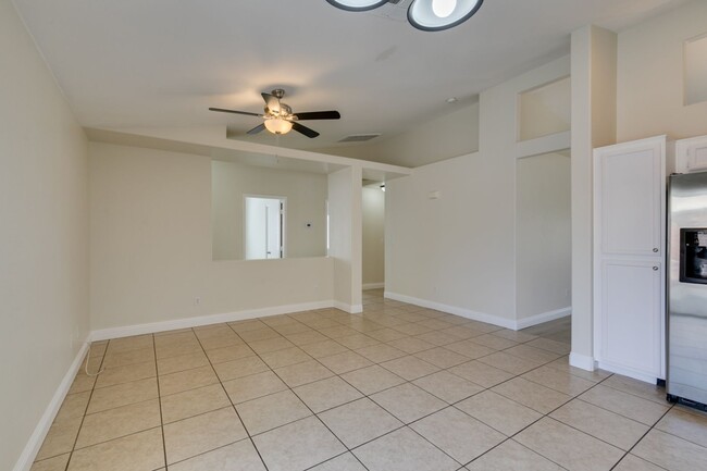 Building Photo - Gorgeous one story 3 bedroom 2 Bathroom Ho...