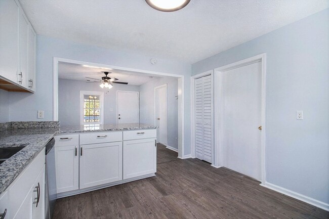 Building Photo - Charming Fully Renovated 2BR/1BA in the Heart of Loganville!