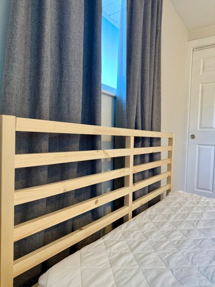 Building Photo - 9989 Dodge Dr