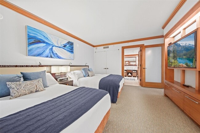 Building Photo - 6801 Collins Ave