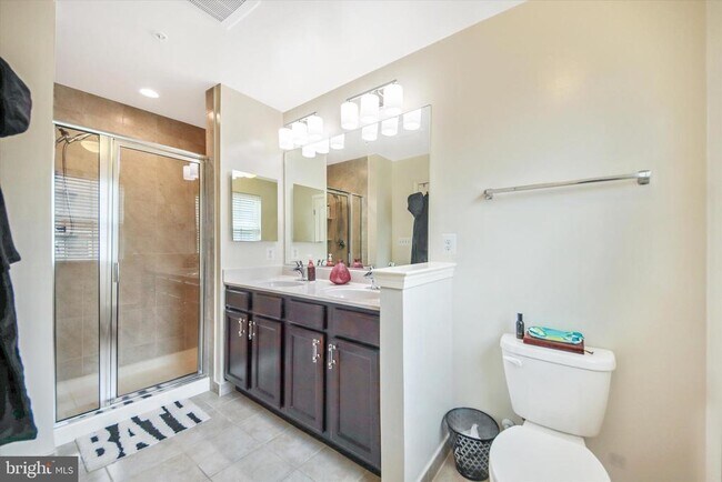 Building Photo - 1616 Wesbourne Dr