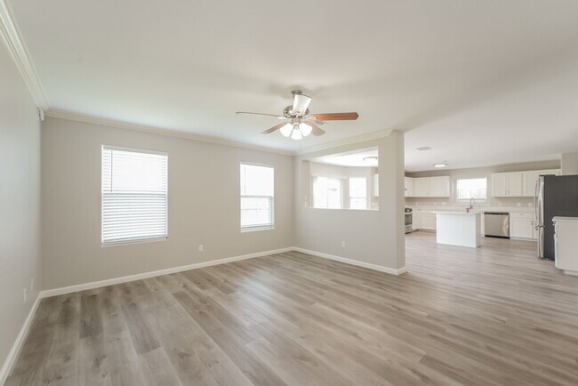 Building Photo - 444 Mystic Glen Loop