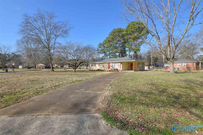 Building Photo - 3606 Northwest Crestmore Avenue