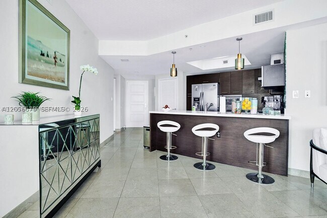 Building Photo - 150 Sunny Isles Blvd