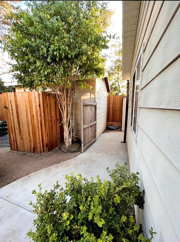 Building Photo - 2 N Arboleda Rd