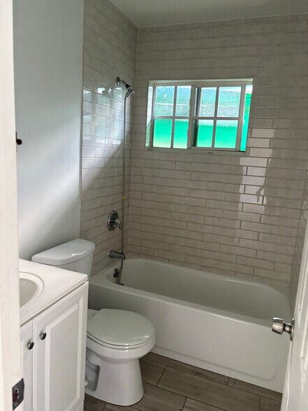 Building Photo - 2535 NW 9th St