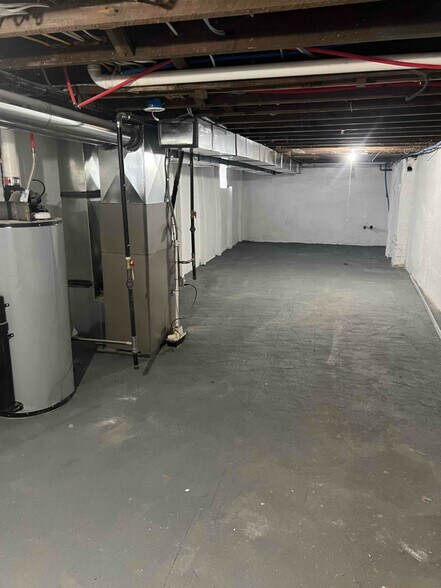 Building Photo - 929 5 Oaks Ave