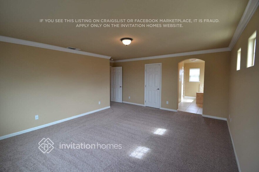 Building Photo - 1346 La Guardia Cir