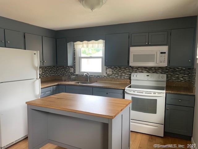 Building Photo - 24 Lownds Dr