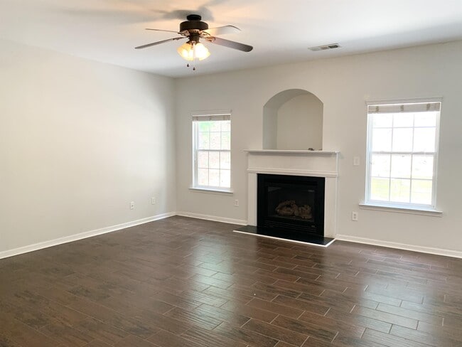 Building Photo - 329 Tuggle Ct