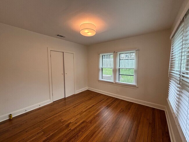 Building Photo - Cherrywood Bungalow for Rent