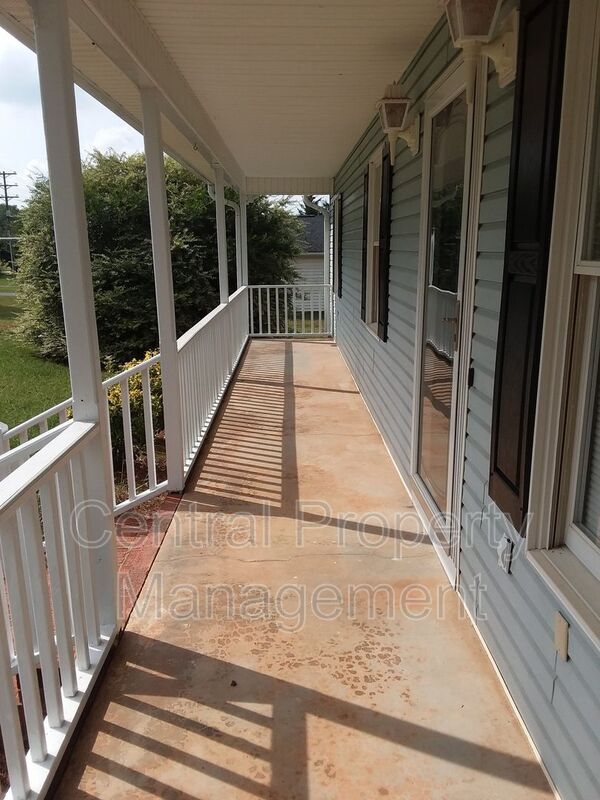 Building Photo - 5423 Parris Bridge Rd