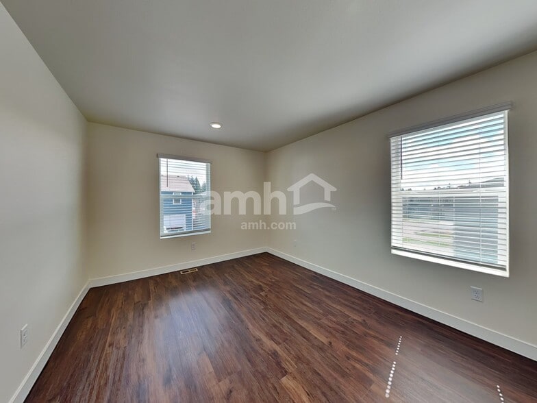 Building Photo - 4739 86th Ave NE