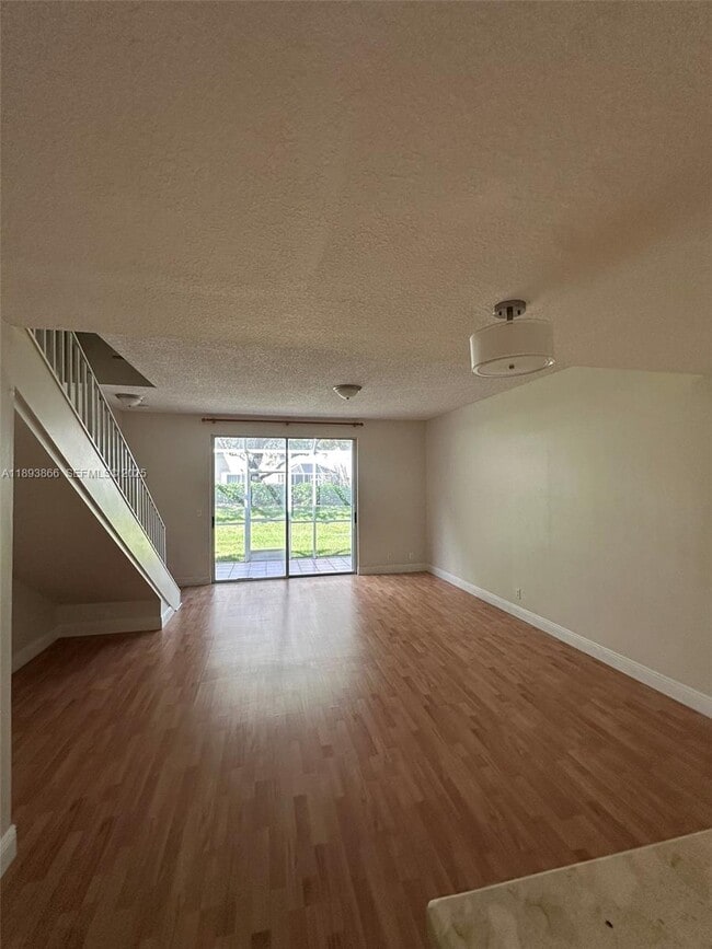 Building Photo - 1350 Sorrento Dr