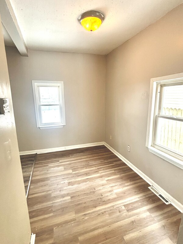 Building Photo - 1763 Giant St