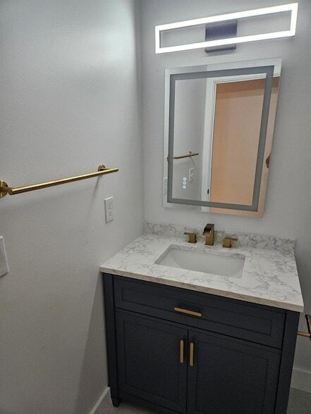 Building Photo - 100 Dover St