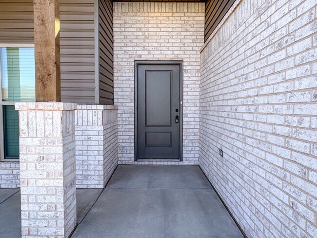 Building Photo - Brand-New 3-Bed in Escondido Crossing!