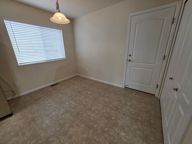 Building Photo - 874 Diamond Rim Dr