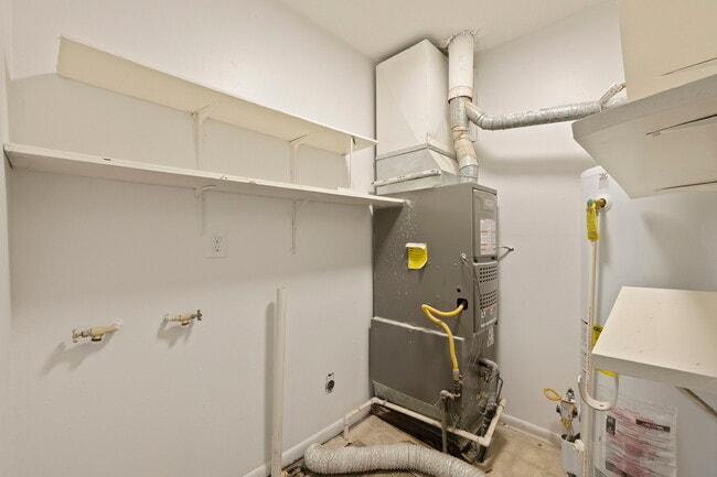 Building Photo - 512 Maier Dr