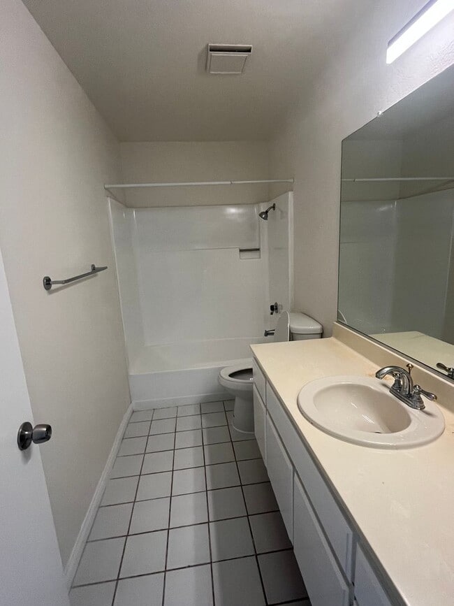 Building Photo - 555 S Azusa Ave