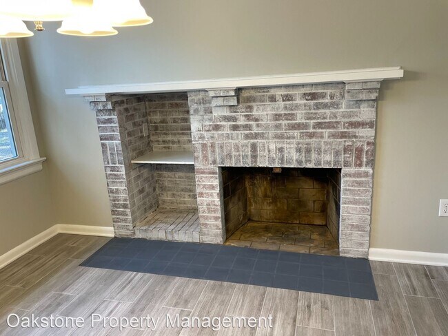 Building Photo - 3 br, 1.5 bath House - 1262 Woodcroft Road