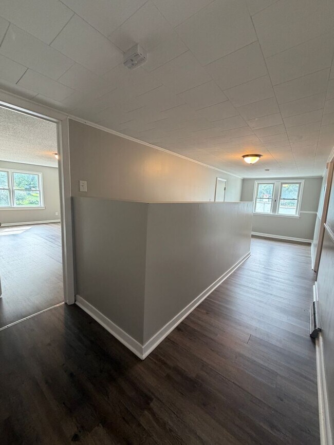 Building Photo - 196 Perkinsville Dr