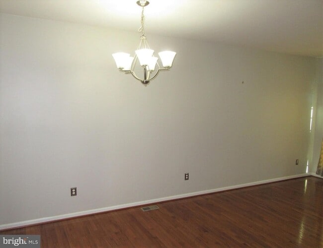 Building Photo - 1305 Madison Ln