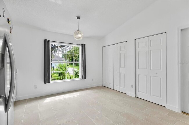 Building Photo - 64 Radcliffe Dr