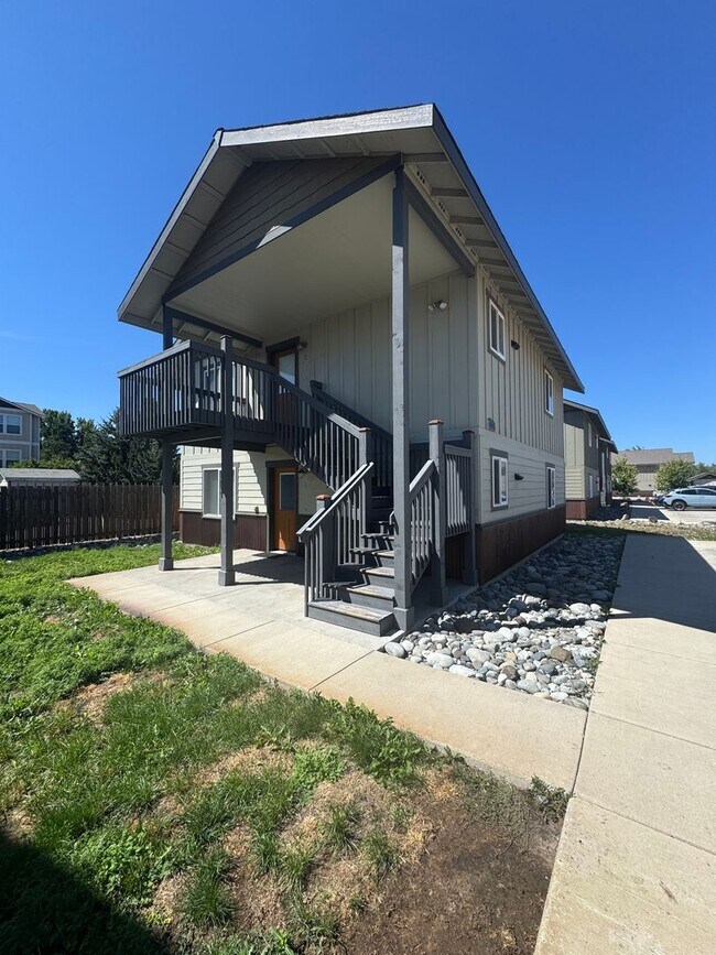 Building Photo - 2219 Airport Rd