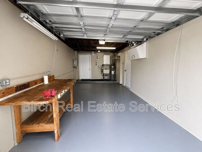 Building Photo - 2552 Chancery Dr