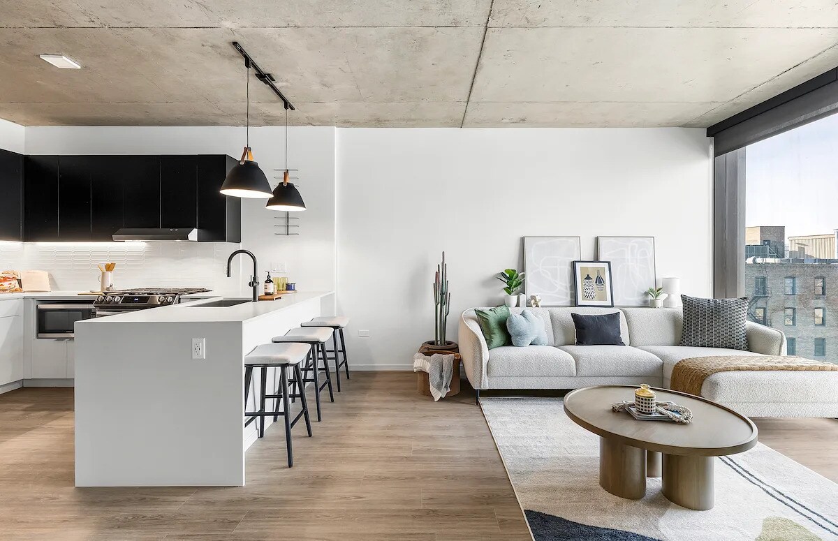 Building Photo - 245 N Elizabeth St