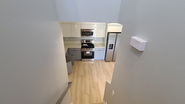 Building Photo - 84(142-144 1/2)