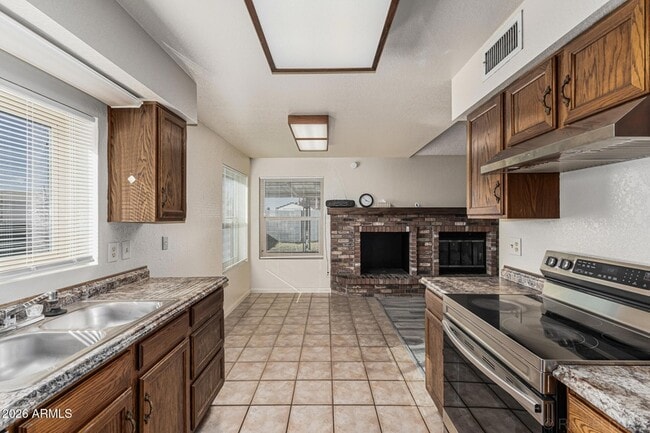 Building Photo - 6850 W Cholla St