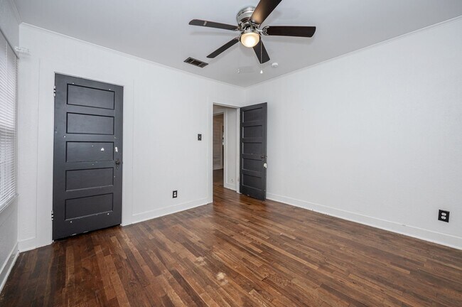 Building Photo - Cute 2 Bed 1 Bath in Pascagoula