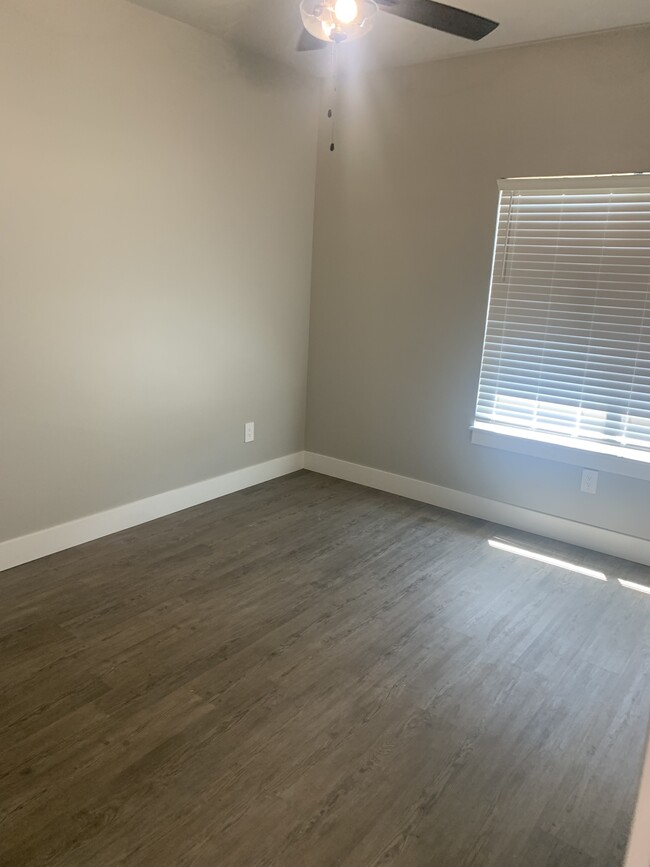 Building Photo - 13625 W Talan Cir