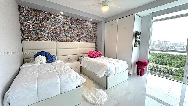 Building Photo - 400 Sunny Isles Blvd