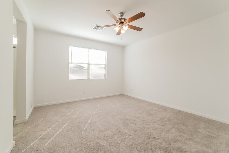 Building Photo - 11019 W Luxton Ln